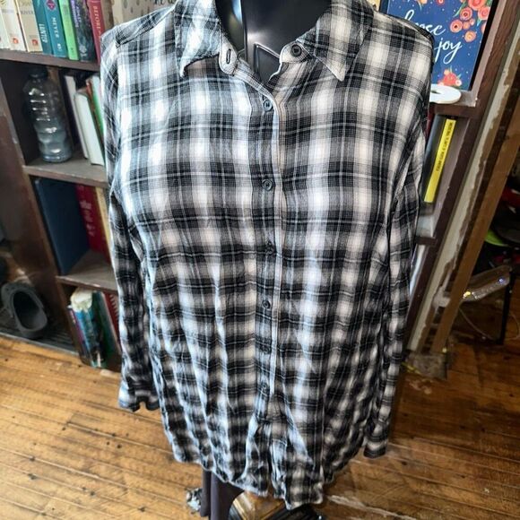 Lane Bryant 14/16 black & white plaid button down top - Picture 1 of 3